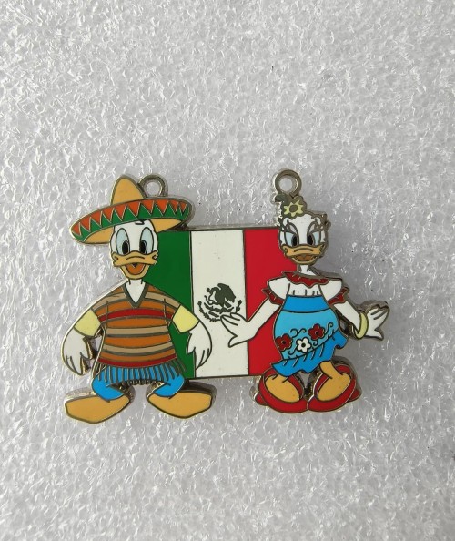 Customizable Donald And Daisy Enamel Pin